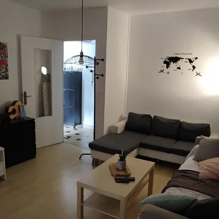 Apartment Peaceful At 7